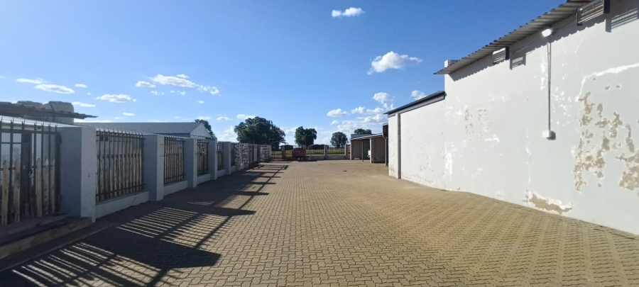 13 Bedroom Property for Sale in Bainsvlei Free State